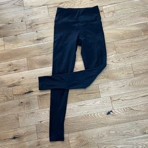 Victoria’s Secret black leggings size 4